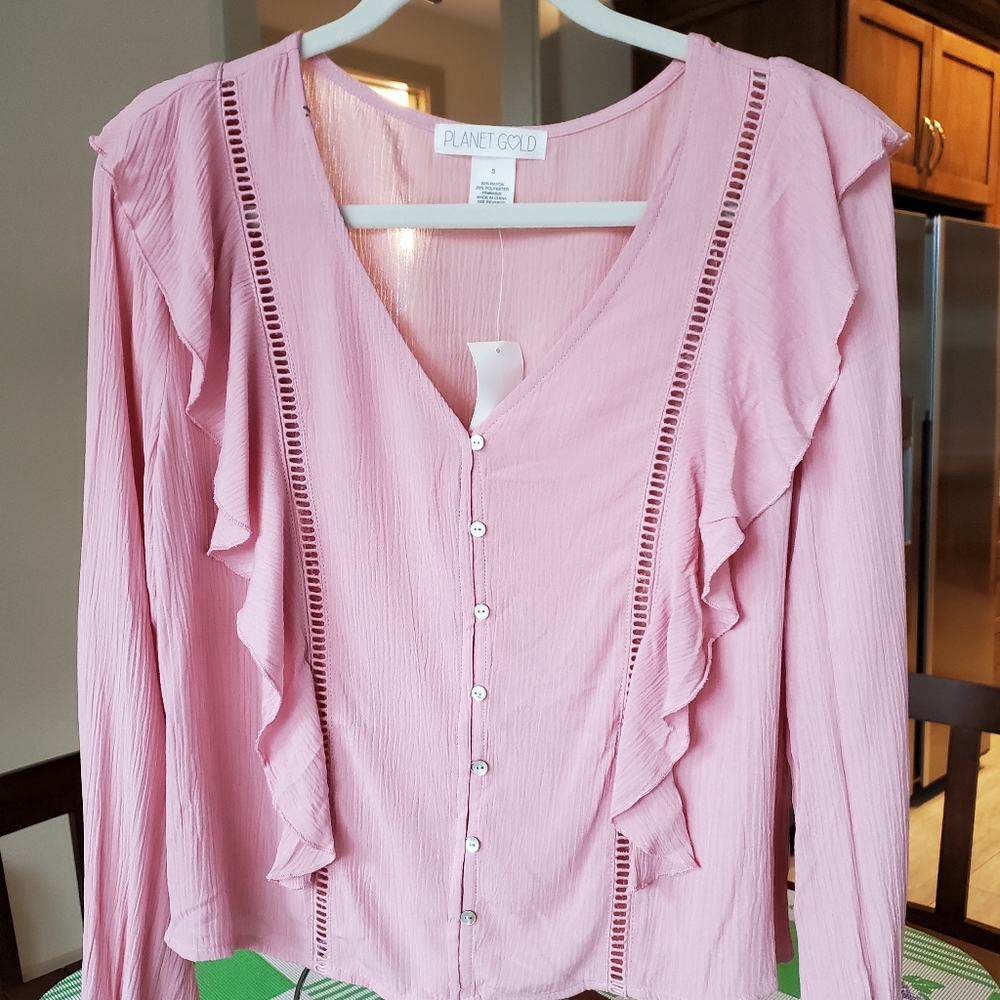 ♡♡♡♡♡  NWT Planet Gold blouse